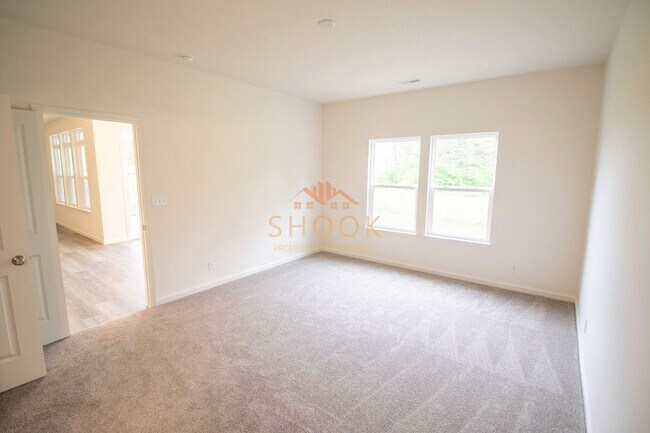 Building Photo - MODERN 3BR HOME IN BLACKTHORNE