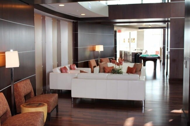 Building Photo - 360 Nueces St