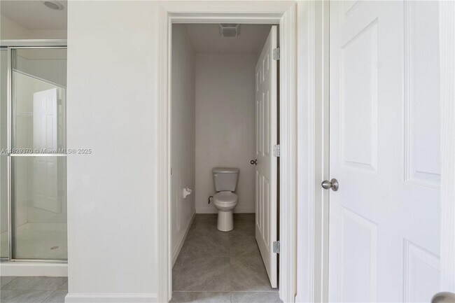 Building Photo - 5305 Fantasy Dr