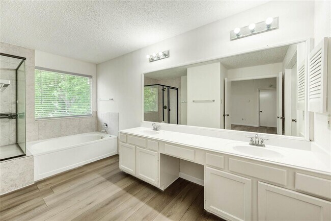Building Photo - 2338 Bent River Dr
