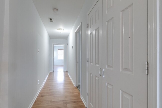 Building Photo - 2214 Perry St