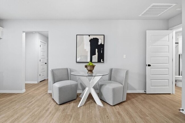 Building Photo - Move In Special! Lawn Care Included! Fully Remodeled 2/1/1