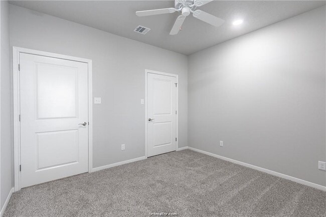 Building Photo - 1326 Prairie Dr
