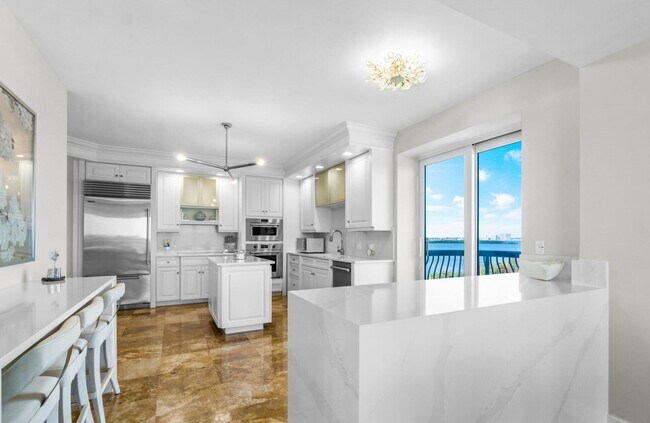 Building Photo - 5150 N Ocean Dr