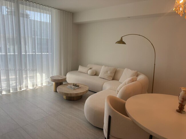 Building Photo - 77 SE 5th St