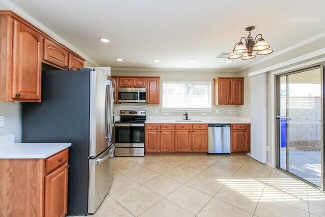 Building Photo - 2634 S Southwind Dr