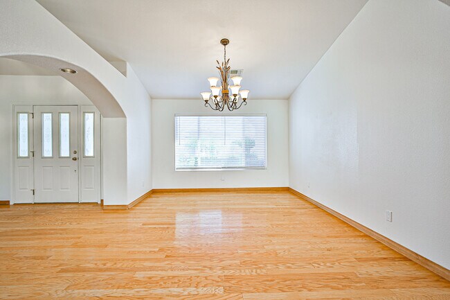 Building Photo - 6025 Egan Crest Dr