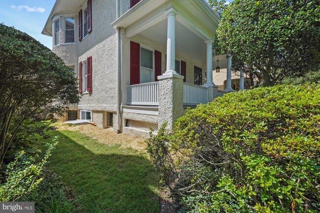 Building Photo - 5602 39th St NW
