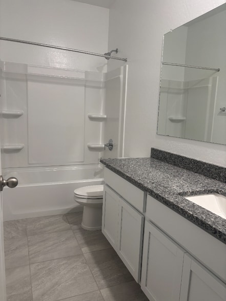 Building Photo - 5084 E Umber Rd