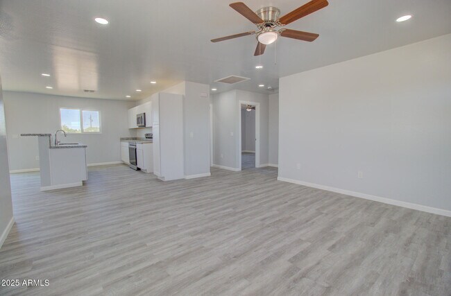 Building Photo - 3485 W Paraiso Dr