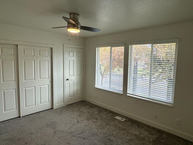 Building Photo - 7486 S 1000 E