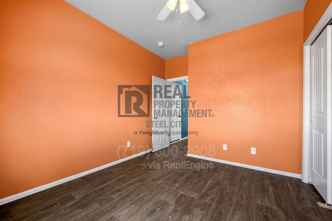 Building Photo - 947 E Kirkwood Dr