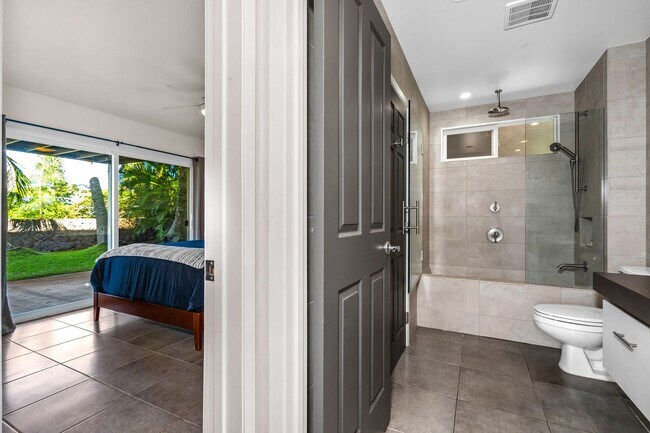Building Photo - Beautifully Appointed Fully Furnished 4 bedroom/3 bathroom Kuau BayView House w/ Ocean views