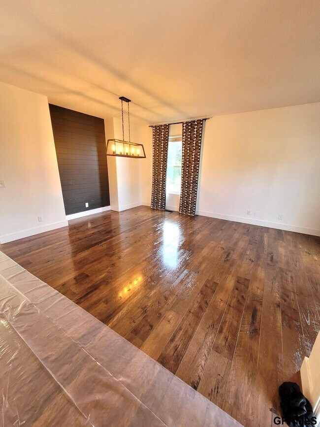 Building Photo - 16402 Iske Dr