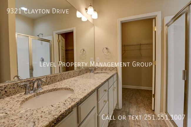 Building Photo - 9321 Clayton Dr