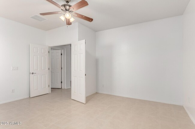 Building Photo - 26162 W Potter Dr