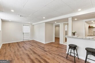 Building Photo - 2888 Bonanza Dr