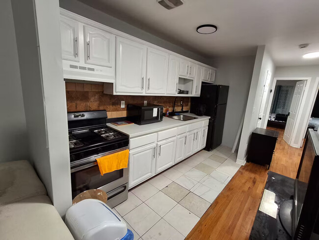 Building Photo - 2190 Fulton St