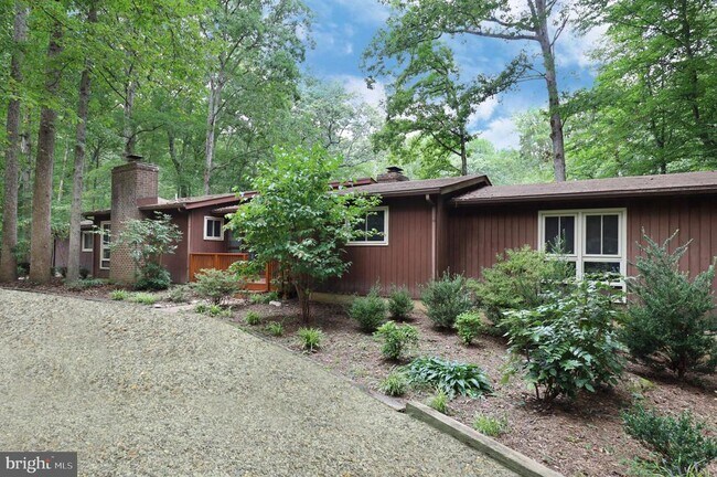 Building Photo - 11800 Wolf Run Ln