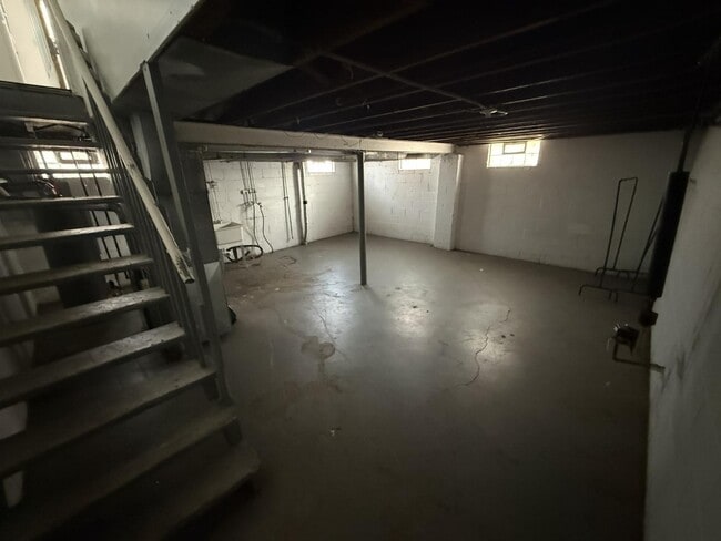 Building Photo - 3616-18 E. 9th Avenue