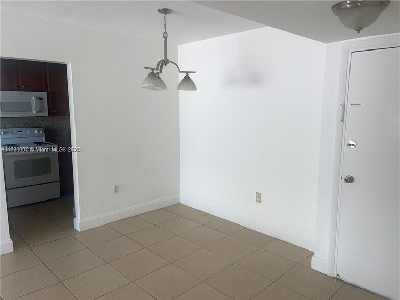 Building Photo - 7401 SW 82nd St