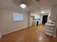 Building Photo - Spacious and Private Midway ISD Home