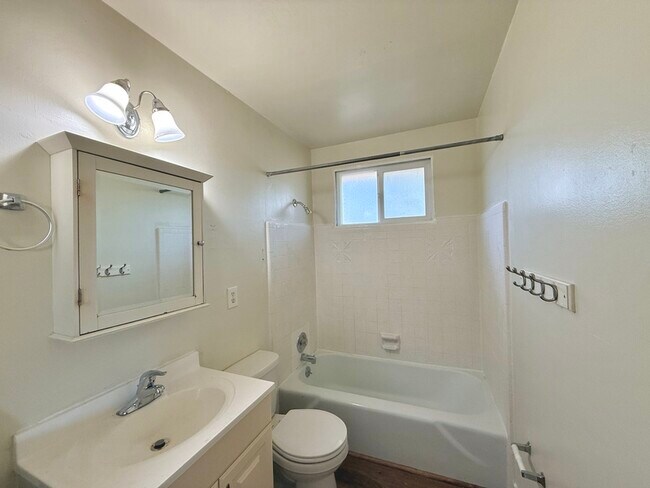 Building Photo - 285 N 300 W