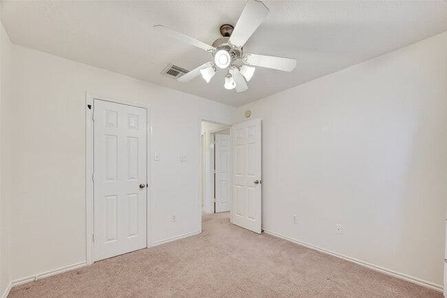 Building Photo - 10422 Acacia Forest tr