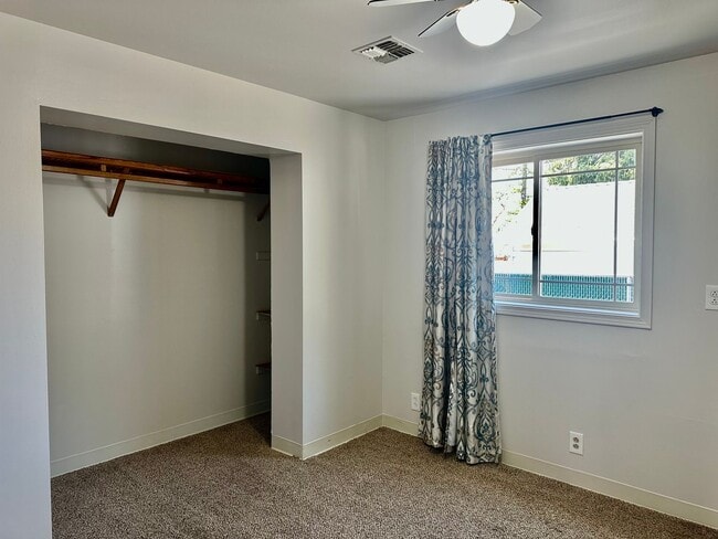 Building Photo - Large 3-Bedroom, 1-Bath Duplex with ALL UT...