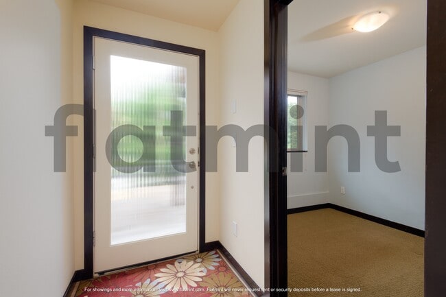 Building Photo - 1512 44th Ave SW