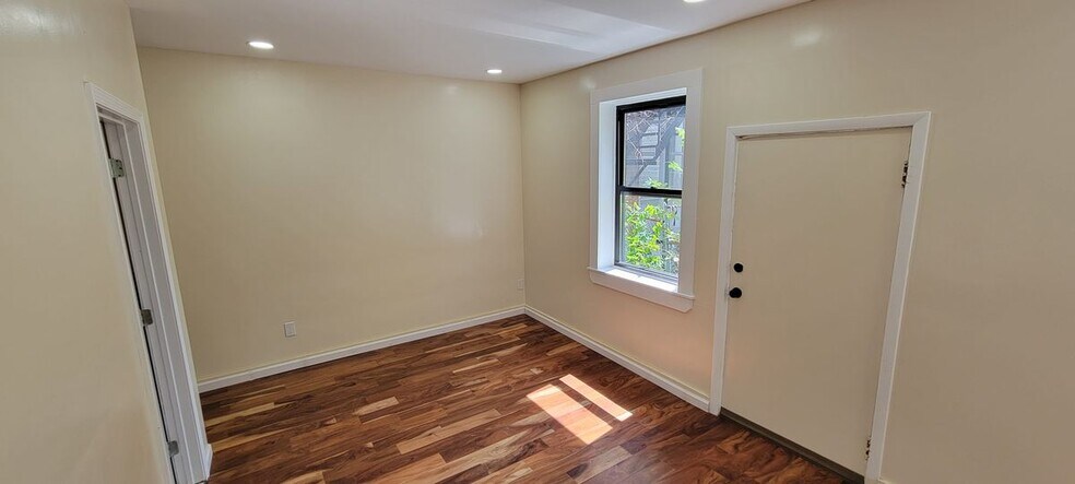 Building Photo - 170 Washington Ave