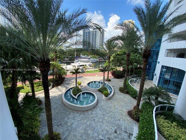 Building Photo - 333 Las Olas Way