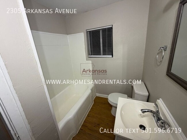 Building Photo - 2305 Arkansas Ave