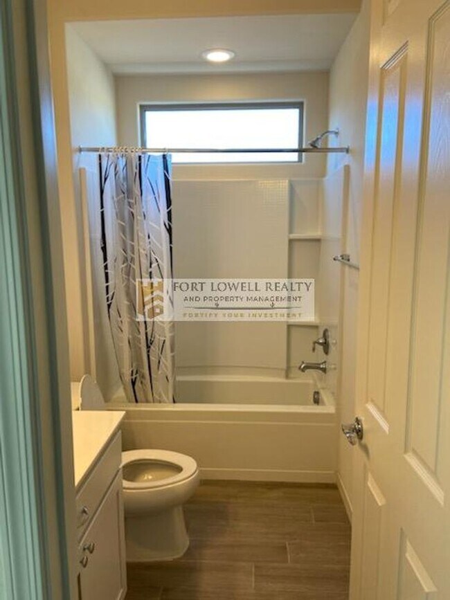 Building Photo - Luxury Living in Oro Valley $2600.