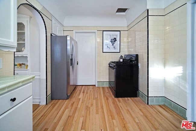 Building Photo - 1272 Ridgeley Dr