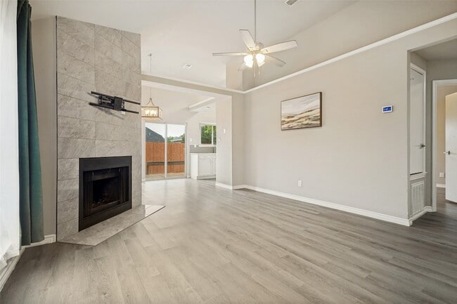 Building Photo - 945 Ramblewood Dr