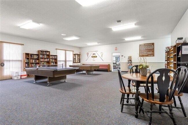 Building Photo - 449 Meadowood Blvd