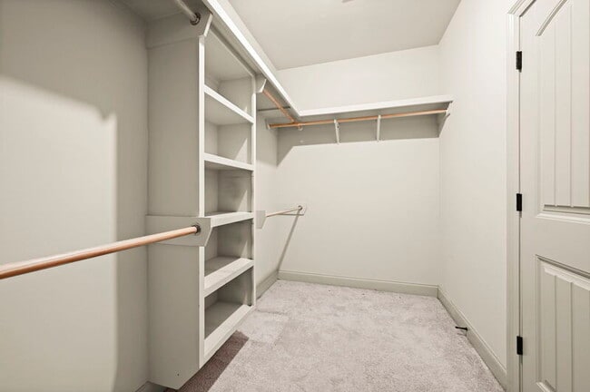 Building Photo - 16923 Bradford Ave