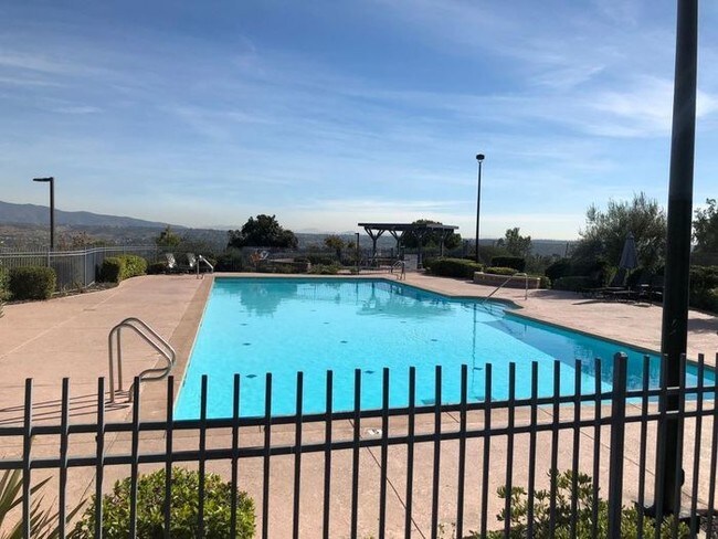 Building Photo - 2276 Manzana Way