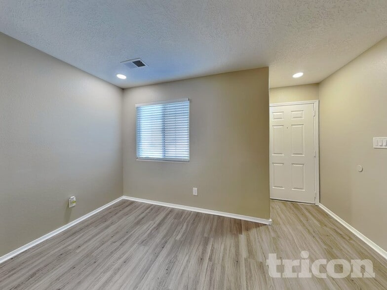 Building Photo - 6407 Black Hawk Dr NE