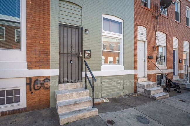 Building Photo - 425 N Curley St