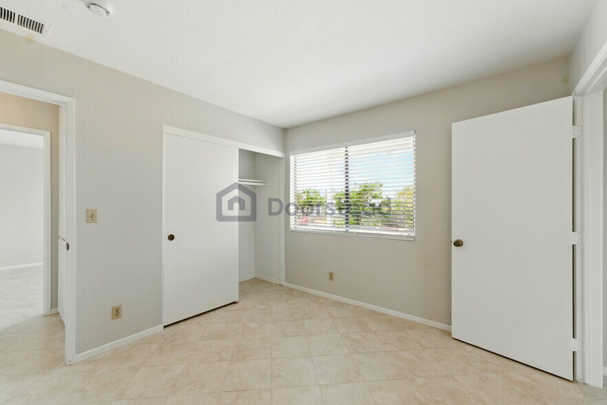 Building Photo - 609 Hoover Ct