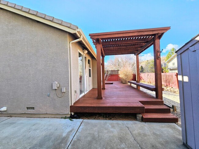 Building Photo - 3 car garage house near Mayberry Park and the Truckee River