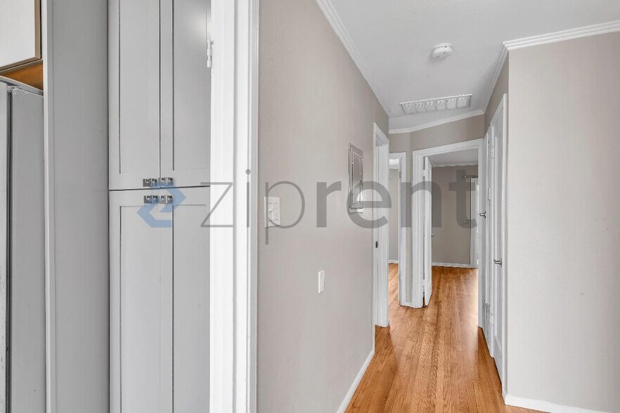 Building Photo - Unit 2466
