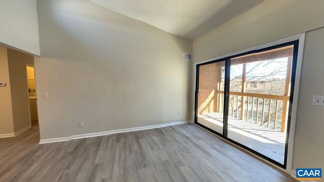 Building Photo - 111 Turtle Creek Rd