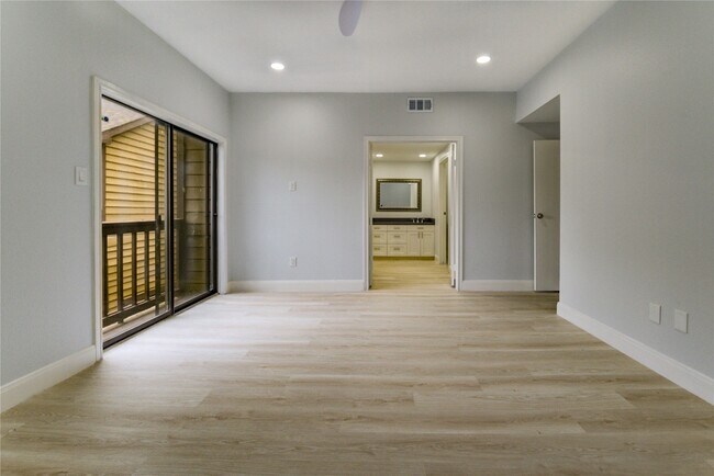 Building Photo - 11711 Memorial Dr
