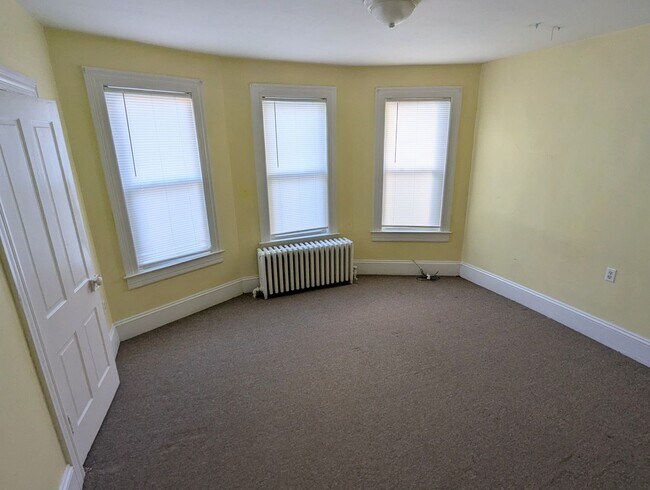 Building Photo - 18-20 W. Southern Avenue