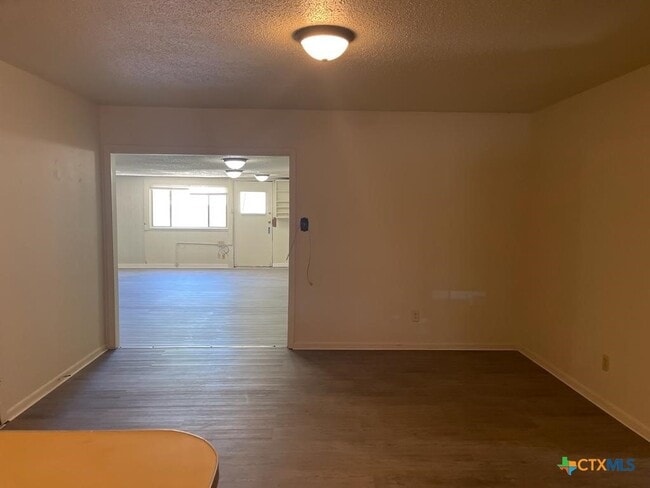 Building Photo - 1818 Janis Dr