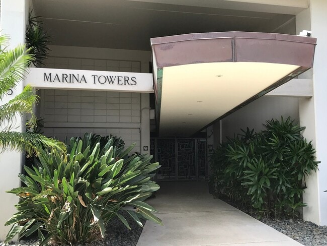 Building Photo - Waikiki! Marina Towers-Large, 2 Bdrm., 1.5 bath, cov'd pkg./washer/dryer in apt.