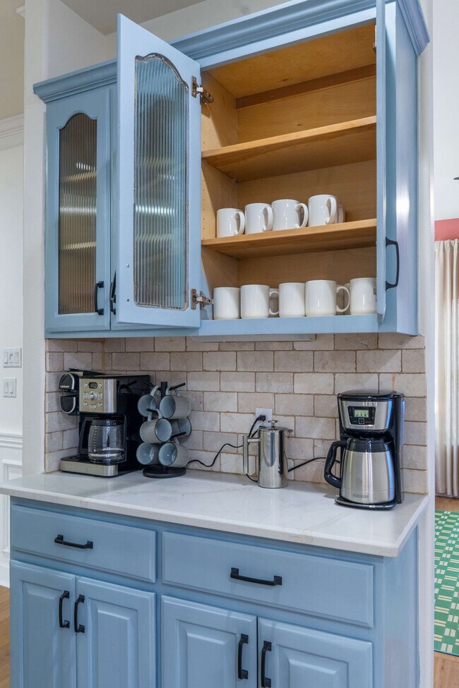 Building Photo - 13420 Trail Driver St